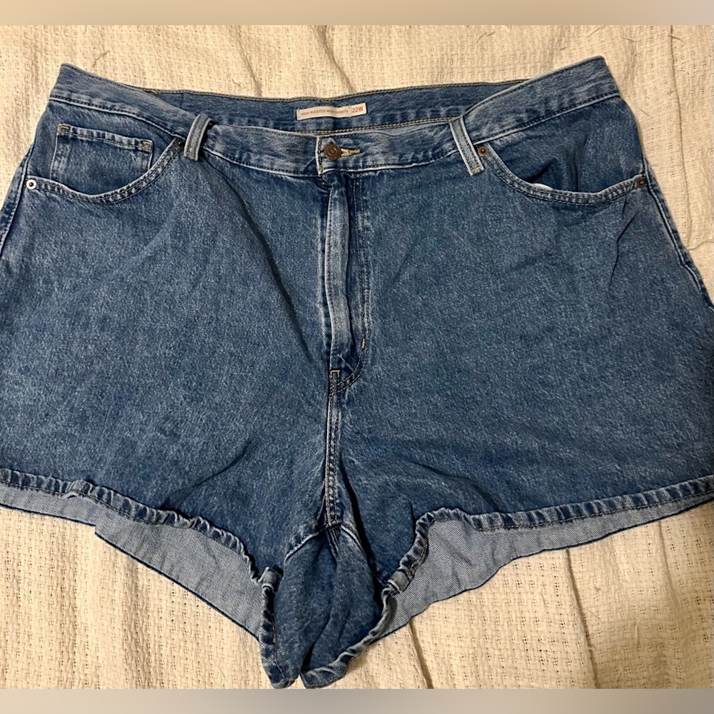 Levi’s High Waisted Mom Shorts Size 22